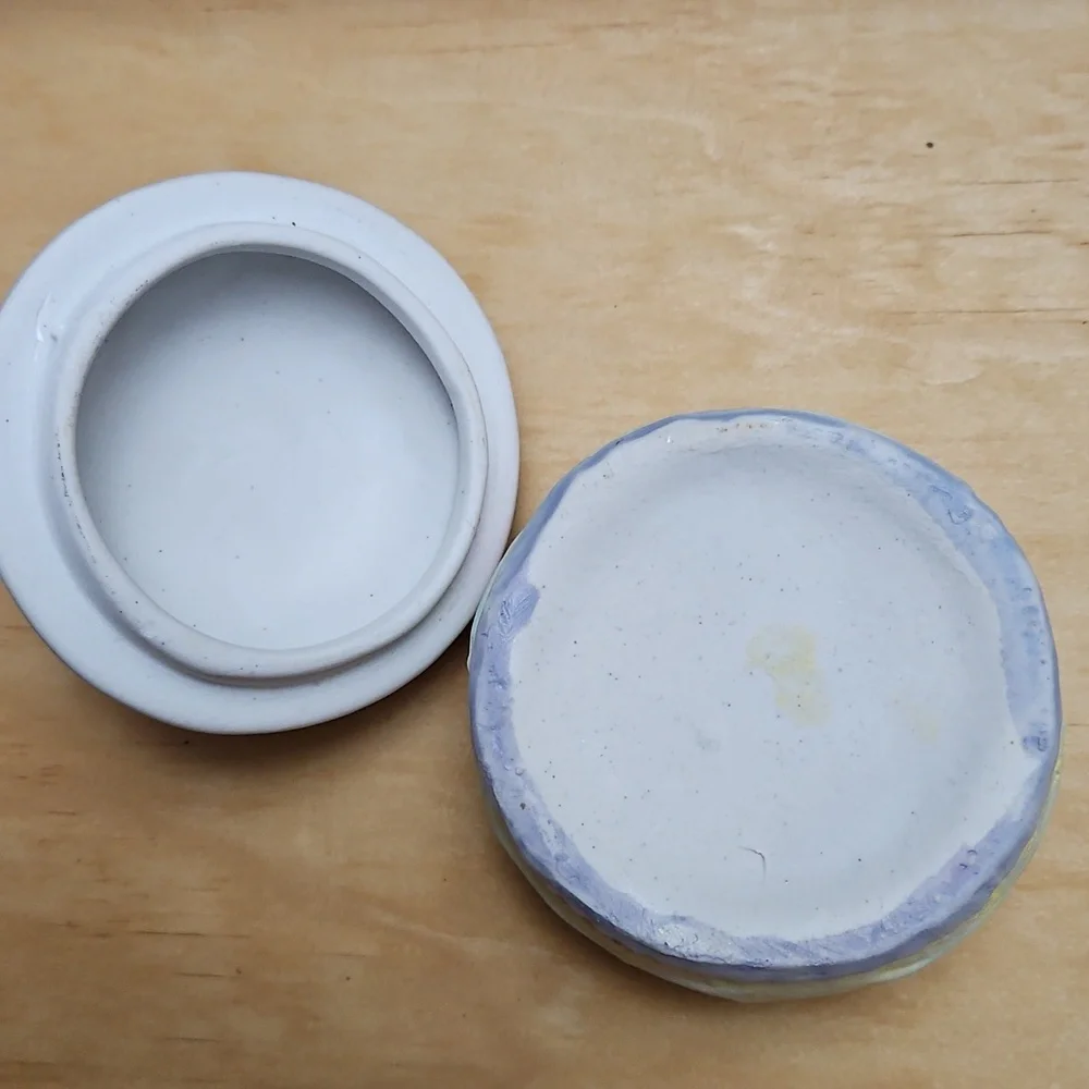 Floral Porcelain Round Trinket Box With 80s Vintage Decorative Keepsake Holder